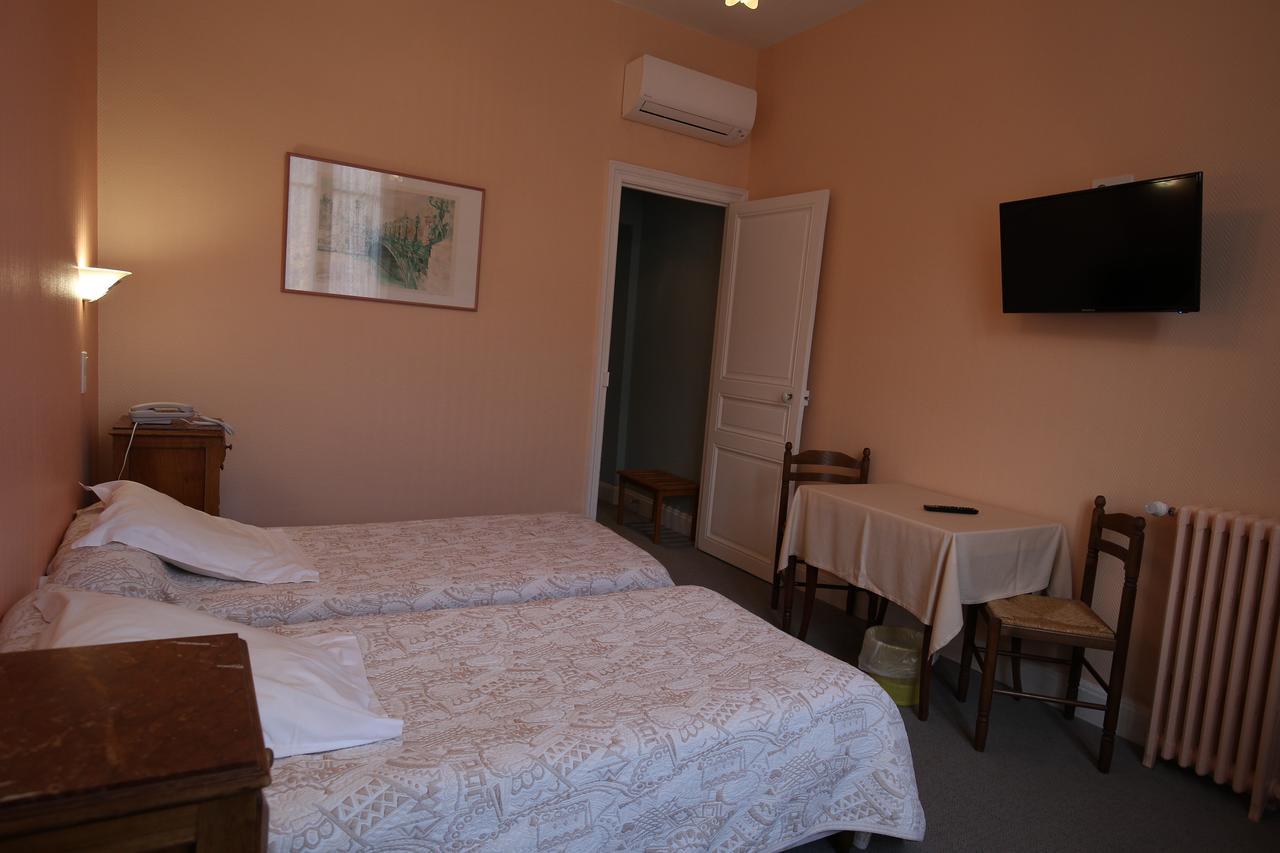 Castel Regina Hotel ชาเตล-กียง ภายนอก รูปภาพ